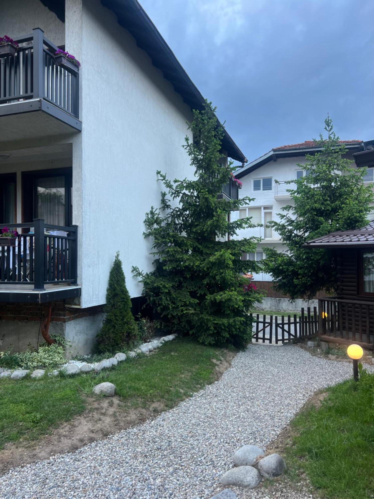 Guest House Raffe Dobrinishte Exterior foto