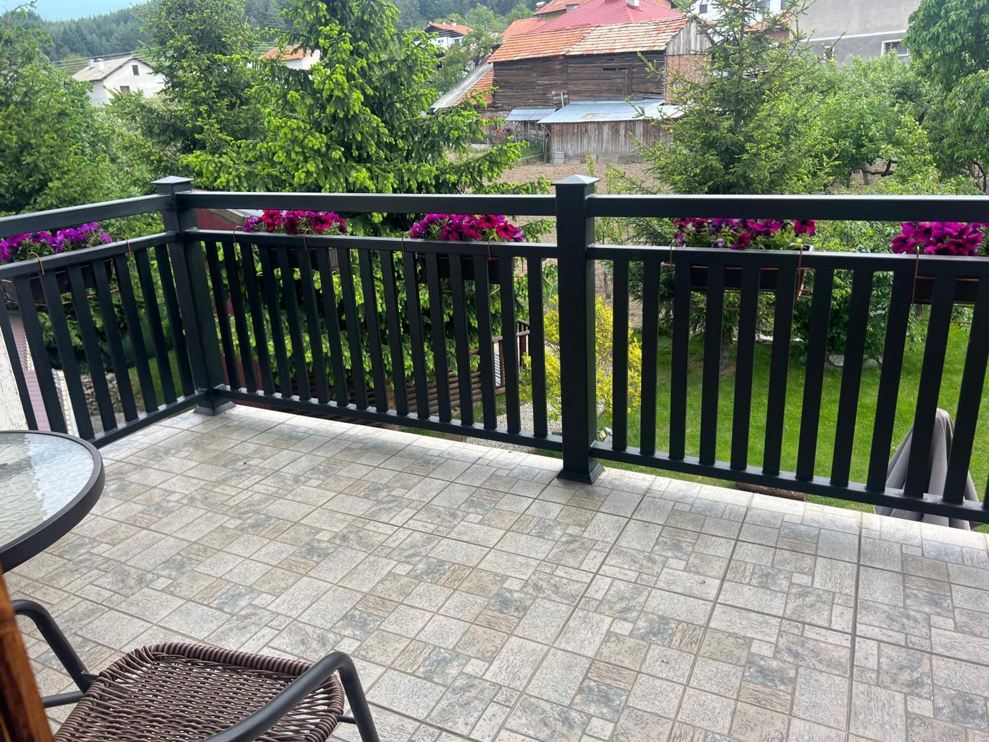 Guest House Raffe Dobrinishte Exterior foto