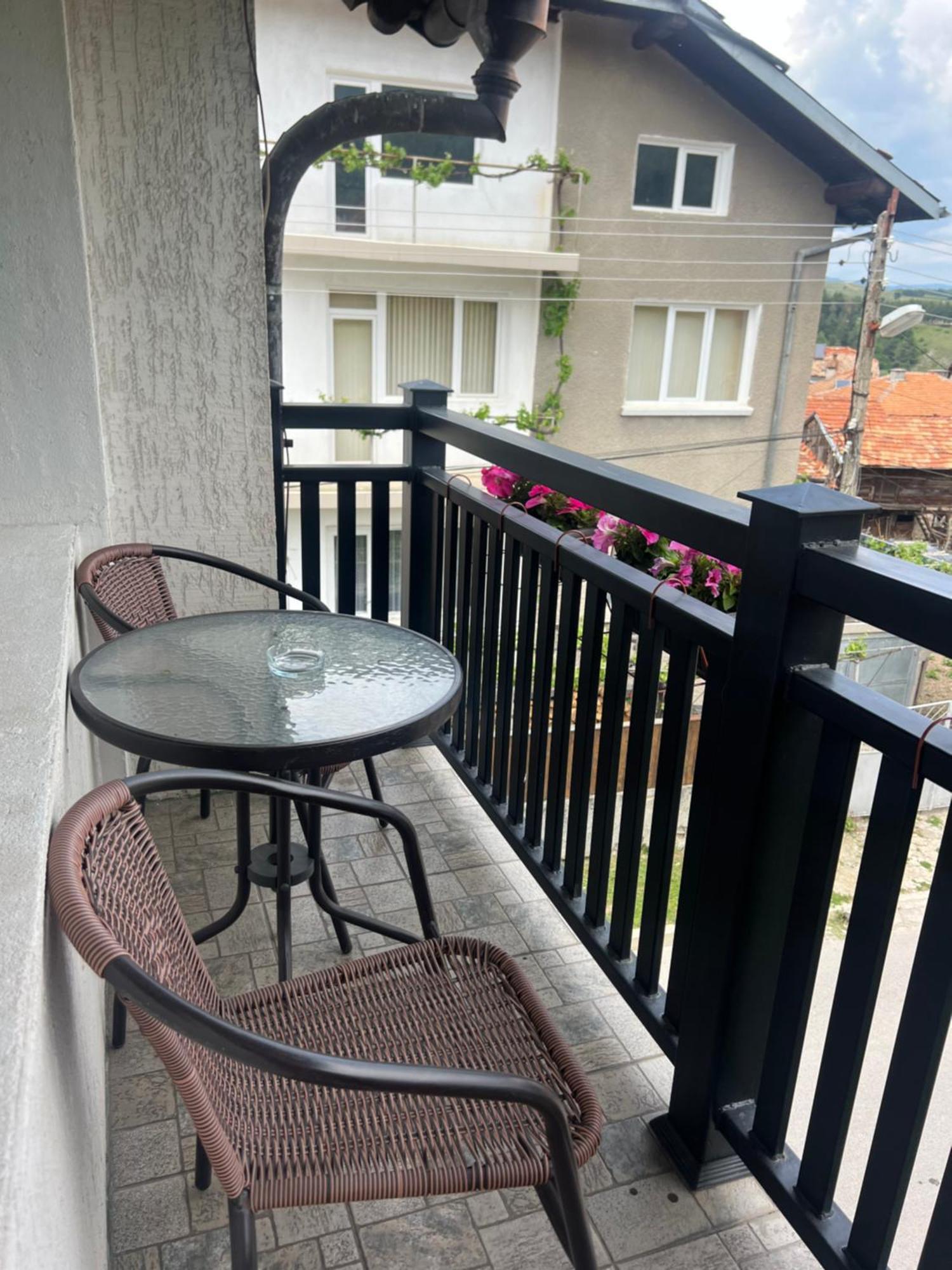 Guest House Raffe Dobrinishte Exterior foto