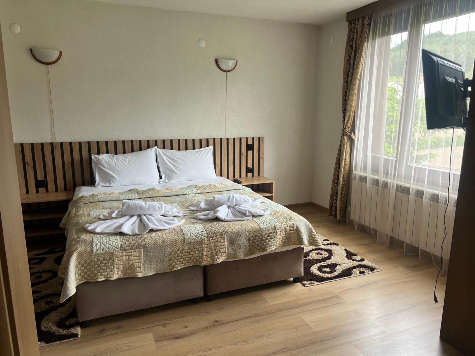 Guest House Raffe Dobrinishte Exterior foto