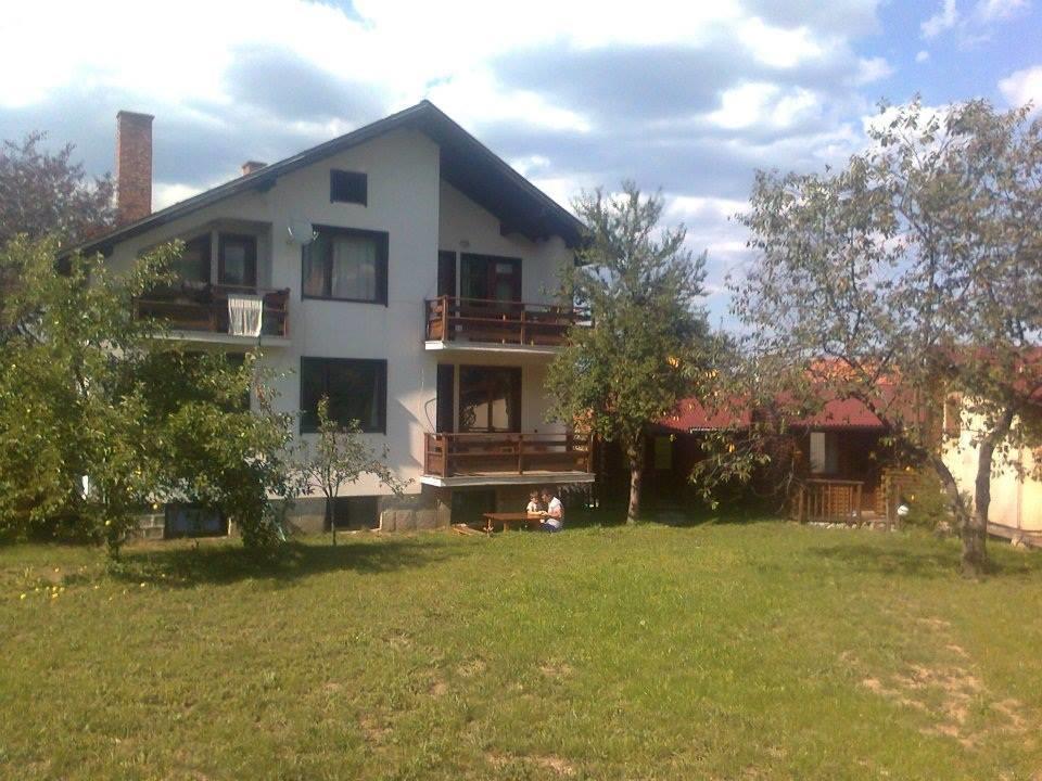 Guest House Raffe Dobrinishte Exterior foto